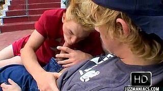 By the pool these hot blonde twinks are sucking and fucking - porn video