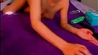 Horny babe dildoing her squirting pussy - porn video