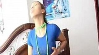 Sexy Latina fingers her pussy - porn video