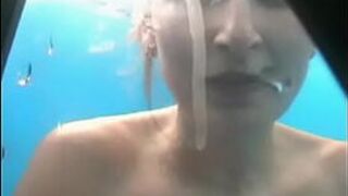 beach cabin shower - porn video