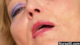 Filthy mature lady toys her hairy pussy with speculum - porn video