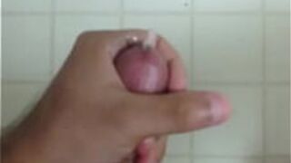 Jacking off to big load - porn video