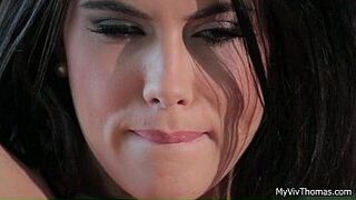 Super sexy babe taking her clothes - porn video